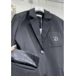 2025年2月3日新作入荷 valentino スーツ