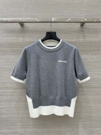 2025年2月5日新商品「miumiu」ニットの半袖上着