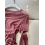 2025年2月5日Christian Diorの新商品 ウールとカシミヤの丸首の上着
