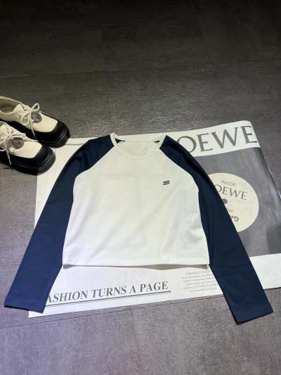 新着商品 セリーヌ 2025年2月5日 長袖Tシャツ