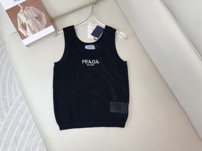 2025年2月5日の新作Prada Vest