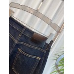 2025年2月5日の新商品 LOEWE ジーンズ