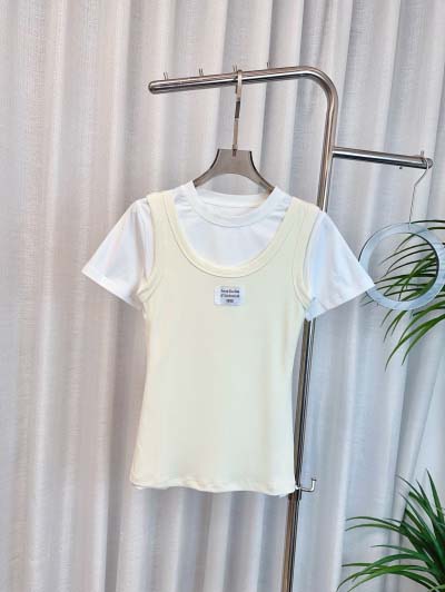 2025年2月5日acne studiosの新商品 半袖