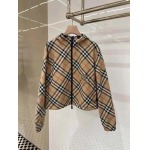 2025年2月5日の新作BURBERRY クラシックなチェック柄の馬騎士刺繡リバーシブルのショートコート