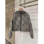 2025年2月5日の新作BURBERRY クラシックなチェック柄の馬騎士刺繡リバーシブルのショートコート