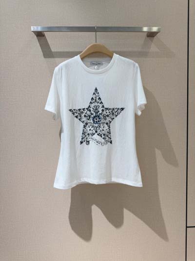 2025年2月7日発売の新作DiorTシャツです