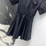 2025年2月7日新作Pradaワンピース