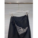 2025年2月9日新品入荷prada スカートcan 工場