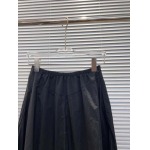 2025年2月9日新品入荷prada スカートcan 工場