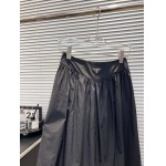 2025年2月9日新品入荷prada スカートcan 工場