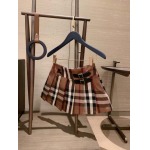2025年2月9日新品入荷BURBERRY 半袖+スカート2点can 工場