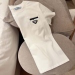2025年2月9日新品入荷prada 半袖Tシャツ can 工場