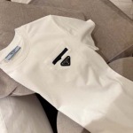 2025年2月9日新品入荷prada 半袖Tシャツ can 工場
