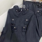 2025年2月9日Prada 25*早春新作ナイロンカジュアルパンツのスウェットスーツcan 工場