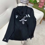 2025年2月9日Prada 25*早春新作ナイロンカジュアルパンツのスウェットスーツcan 工場