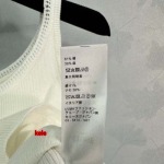 2025年2月11日新品入荷セリーヌベスト  kele 工場