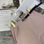 2025年2月11日の新着商品BURBERRYバーバリー ミニスカート kele 工場
