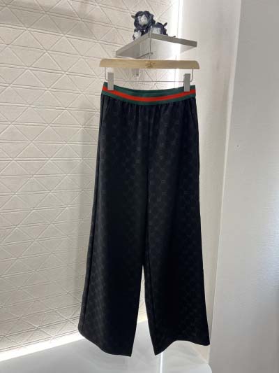 2025年2月12日のGucciの新作パンツ  kele 工...