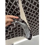 2025年2月12日の新作Chanelのパンツ  kele 工場
