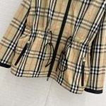 2025年2月12日の新作BURBERRY 定番チェックのフード付きミドルコート kele 工場