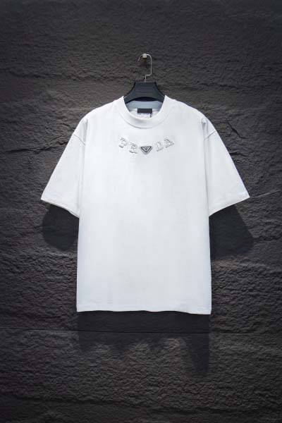 プラダの半袖Tシャツ2025年2月13日発売 HS工場