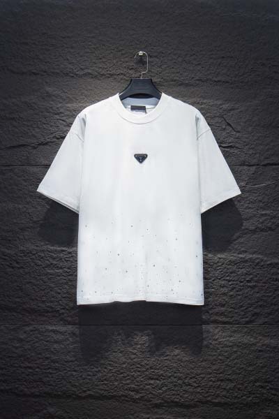 プラダの半袖Tシャツ2025年2月13日発売 HS工場