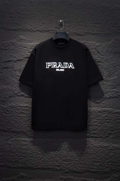 プラダの半袖Tシャツ2025年2月13日発売 HS工場
