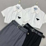 Pradaのショートシャツ+プリーツスカートのツーピース2025年2月14日発売 can 工場