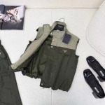 プラダの 上下 2025年2月14日発売 can 工場
