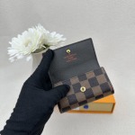 2025年2月24日早春新品M62630  SIZE:10.5x 7.0x 2.0 cm   ルイヴィトン6連キーケース zy工場