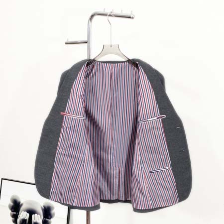 2025年3月15日春新作高品質Thom Browneジャケットchaoka工場