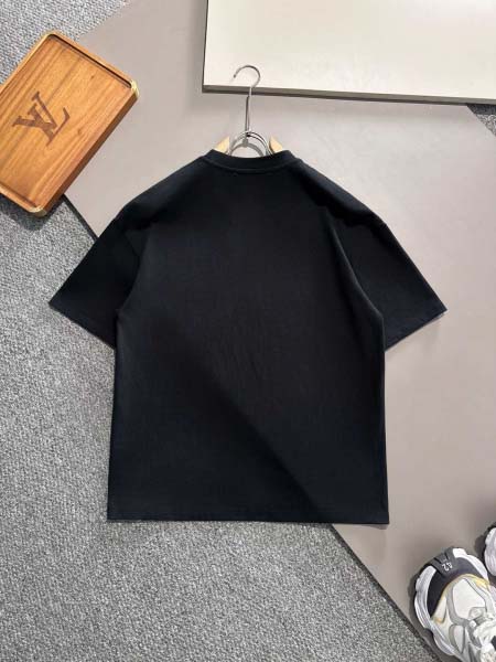 2025年3月19日高品質新作FENDI半袖Tシャツ HoHo工場