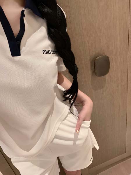 2025年3月19日入荷春夏新作MIUMIU半袖 tシャツ can工場