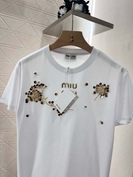2025年3月19日入荷春夏新作Miumiutシャツ can工場