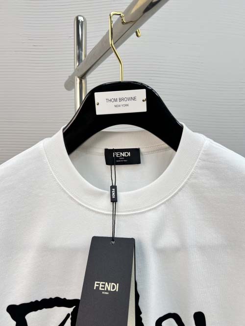 2025年3月26日入荷春夏高品質新作FENDI半袖 tシャツTF工場