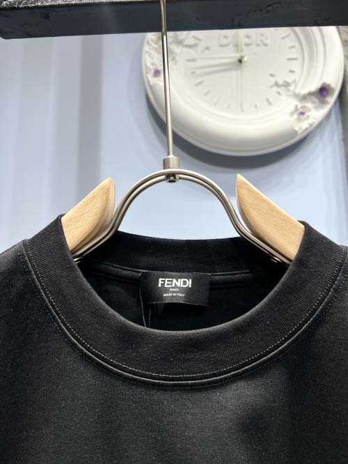 2025年3月27日入荷春夏高品質新作FENDI半袖 tシャツTF工場