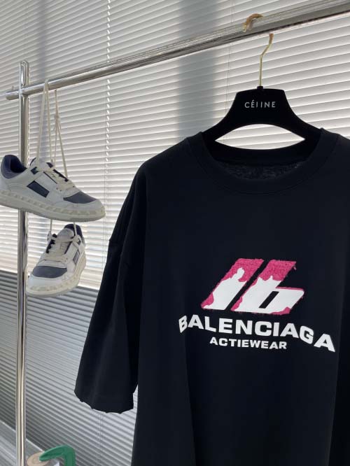 2025年3月27日入荷春夏高品質新作Balenciaga半袖 tシャツTF工場