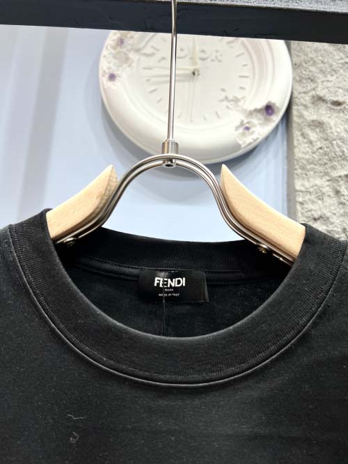 2025年3月27日入荷春夏高品質新作FENDI半袖 tシャツTF工場