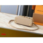 2025年3月16日 ルイヴィトン新品  M00014 M00013 M00015  Capucines ：Taurillon   Monogram 27 x 17.3 x 9