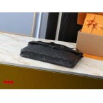 2025年3月16日 ルイヴィトン新品【M20835】S-Lock  Taurillon Monogram   ：39 x 30 x 8cm