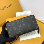 2025年3月17日新品 財布M13469   MY Louis Vuitton  WORLD TOUR   zy工場