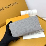 2025年3月17日新品財布M13469   MY Louis Vuitton  WORLD TOUR   zy工場