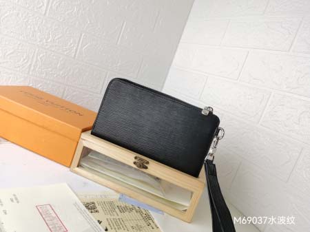 2025年3月17日新作財布Louis Vuitton M6...