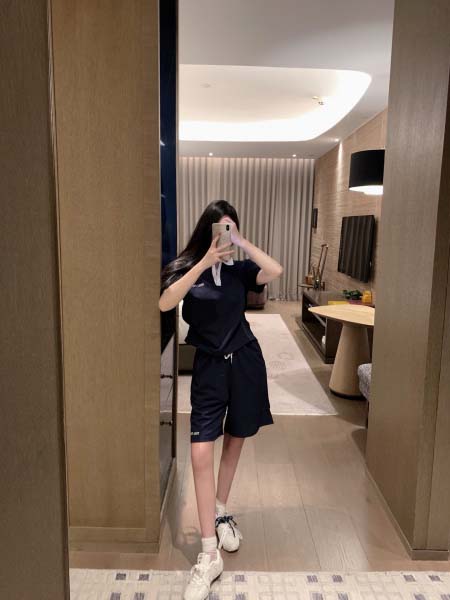 2025年3月19日入荷春夏新作MIUMIU半袖 tシャツ ...