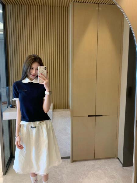 2025年3月23日入荷春夏新作Miumiuシャツ+スカート...