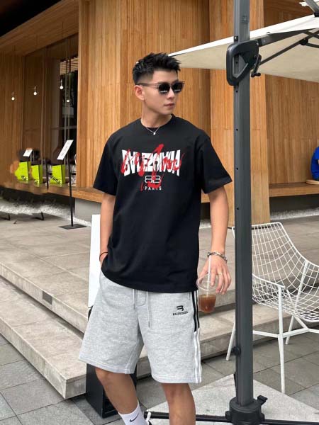 2025年3月30日入荷春夏新作Balenciaga半袖 t...