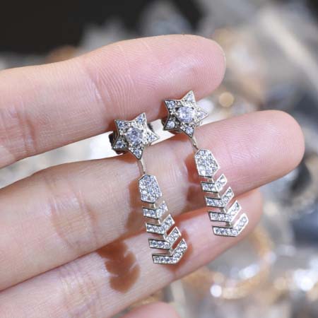 2025年4月4日入荷新品Chanelピアスギフト/誕生日/記念品/アクセサリーxin工場