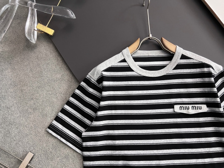 2025年4月14日入荷春夏 新作Miumiu半袖 tシャツ高級なプレゼント/誕生日プレゼント/高品質/メンツ/記念品/ wenzhou工場
