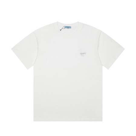 2025年4月19日入荷新作Prada半袖Tシャツ 超厳選★誕生日プレゼント/結婚祝い/内祝い/贈り物/YI+YI工場S-XXL
