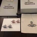 2025年4月4日入荷新品Vivienneピアスギフト/誕生日/記念品/アクセサリーxin工場